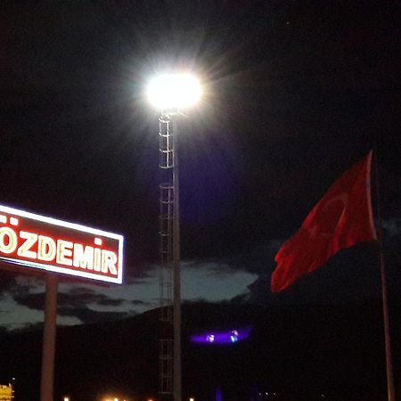 Ozdemir Hotel Pamukova Екстер'єр фото